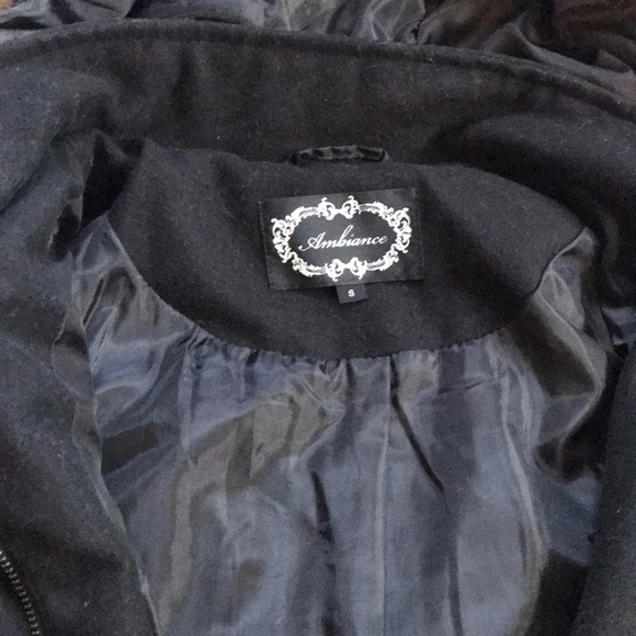 Black peacock like jacket - Picture 3 of 6